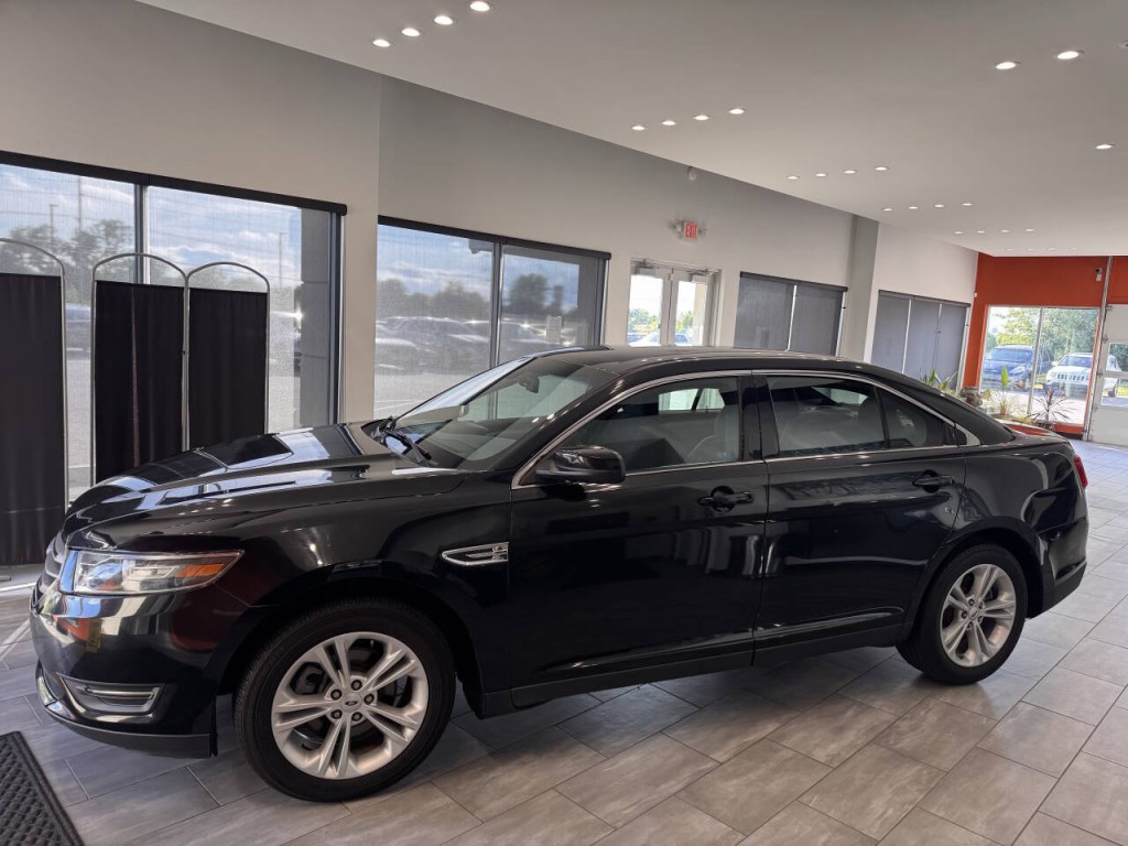 2014 Ford Taurus Image 9