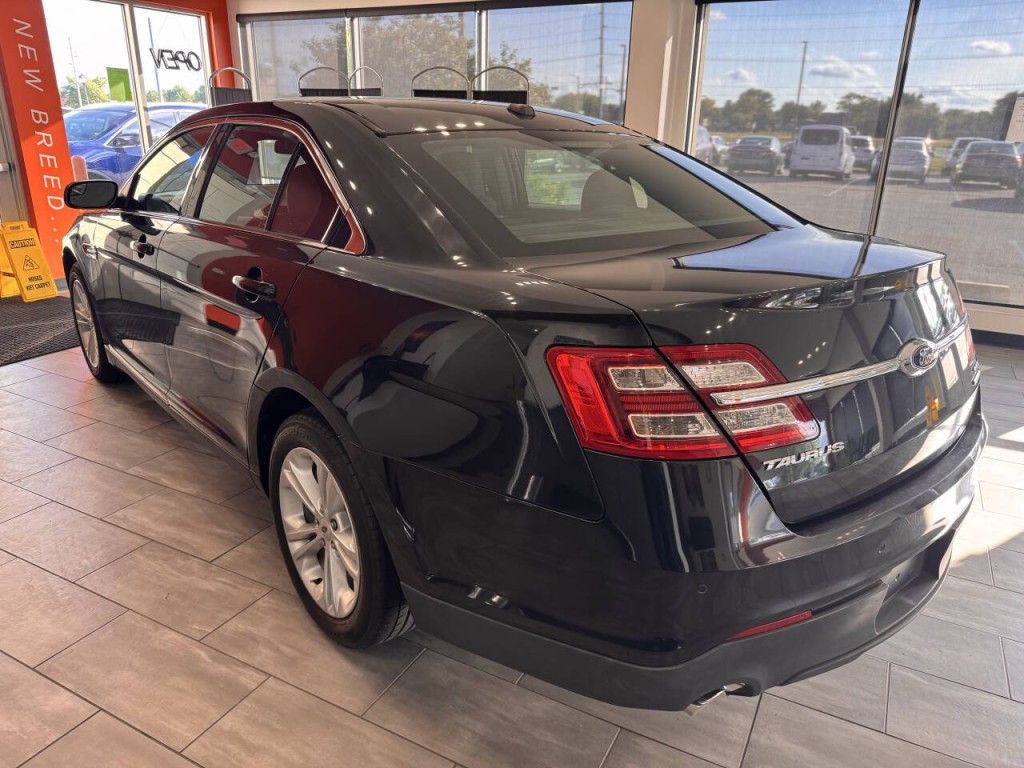 2014 Ford Taurus Image 10