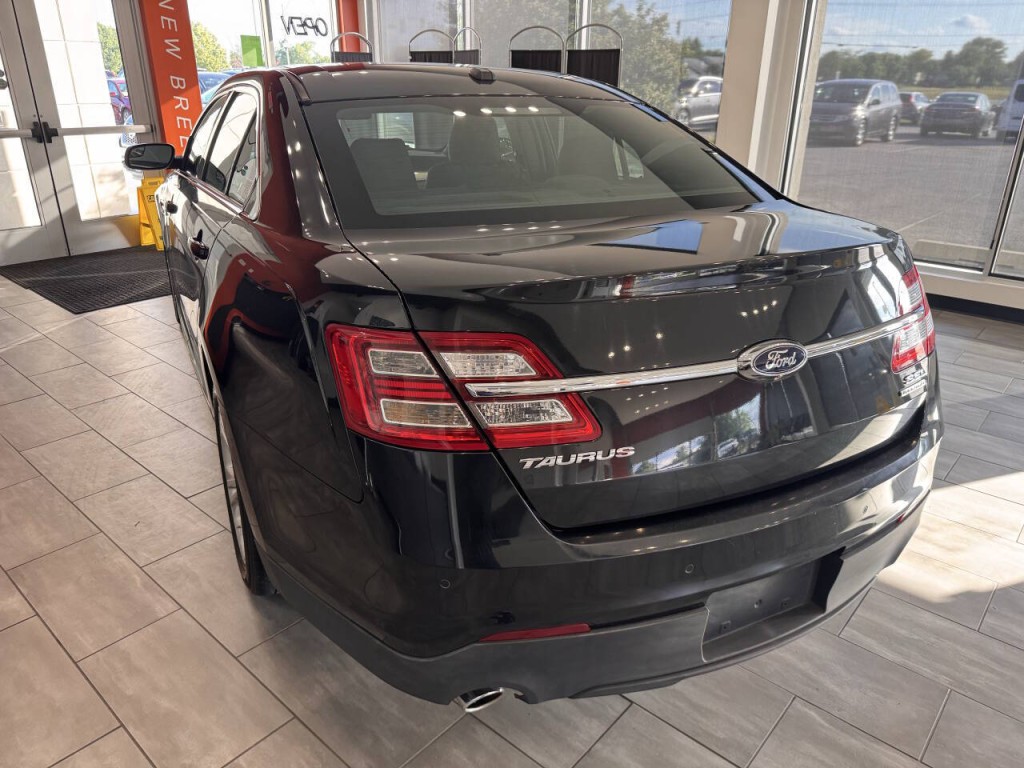 2014 Ford Taurus Image 11