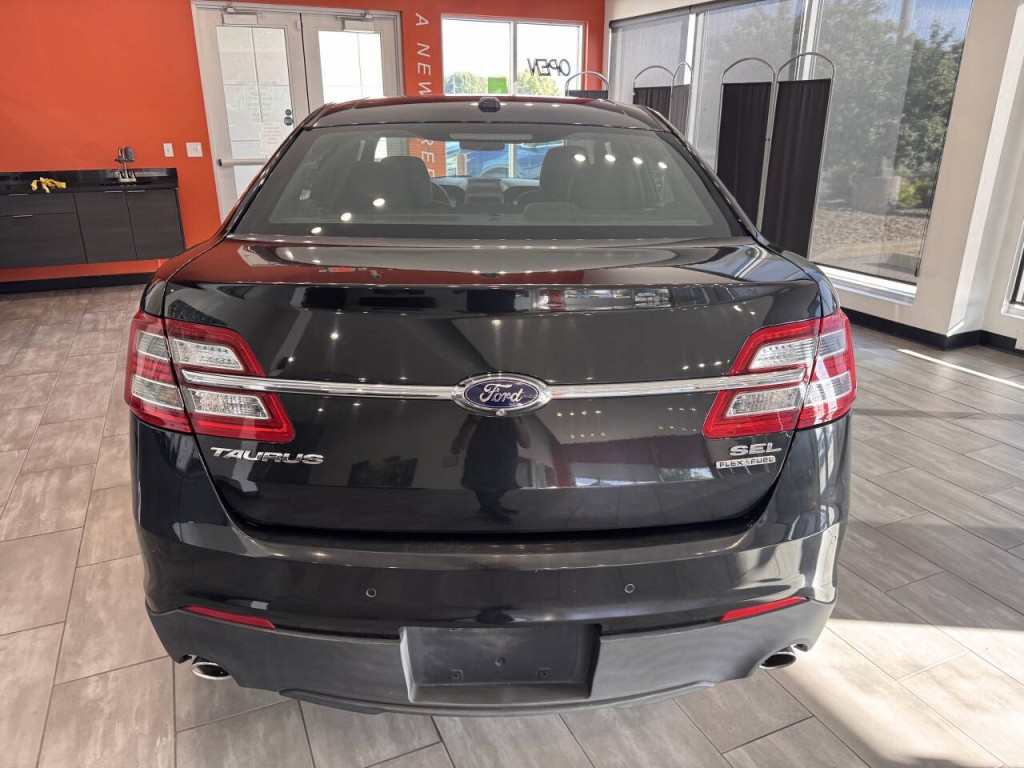2014 Ford Taurus Image 12