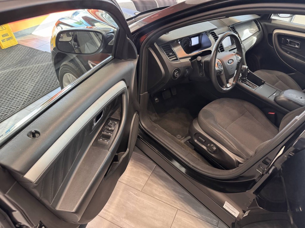 2014 Ford Taurus Image 14