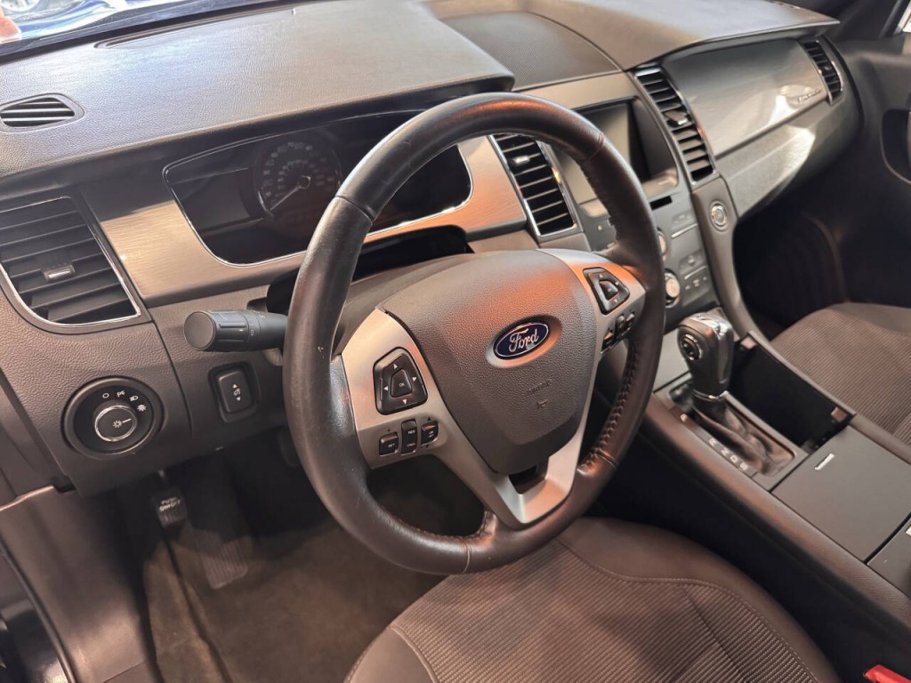 2014 Ford Taurus Image 16