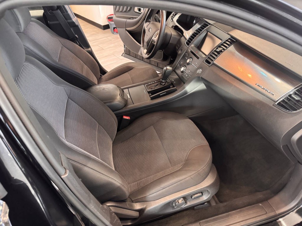 2014 Ford Taurus Image 22