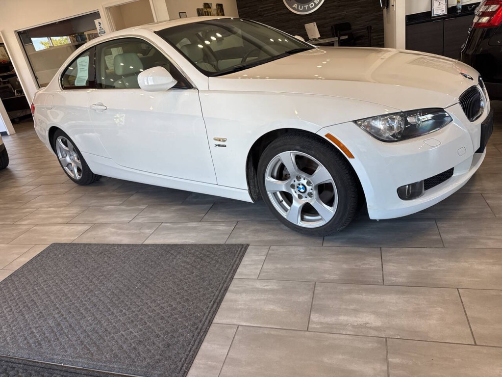 2010 BMW 3 Series Image 8