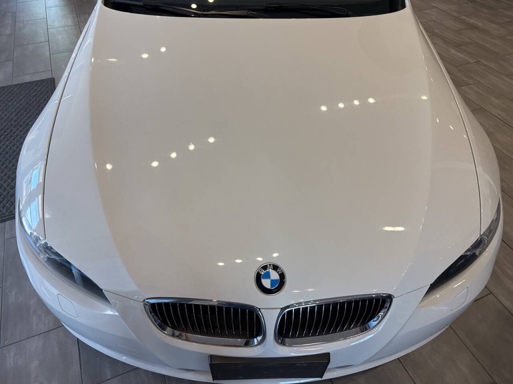 2010 BMW 3 Series Image 9