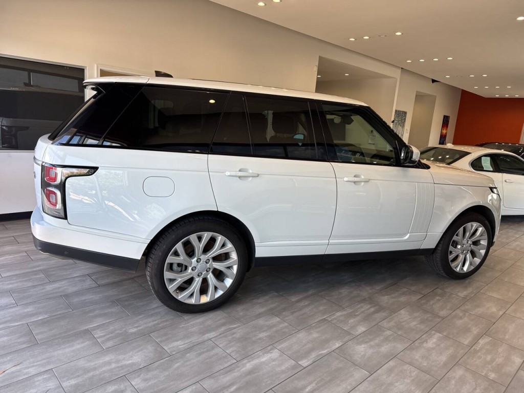 2018 Land Rover Range Rover Image 11
