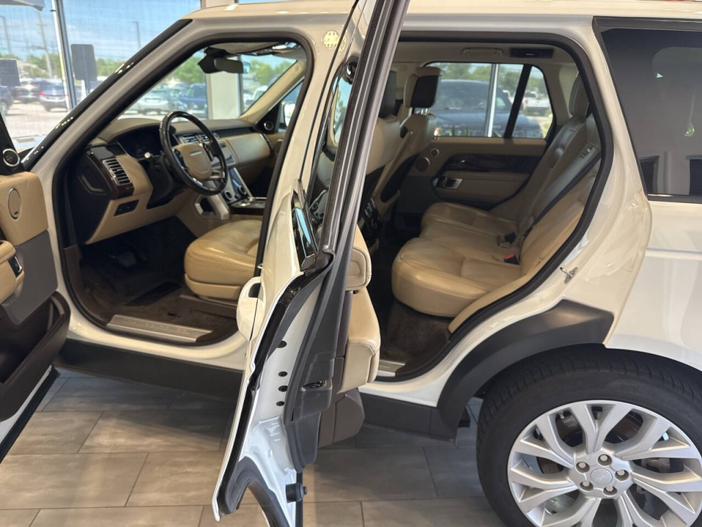 2018 Land Rover Range Rover Image 16