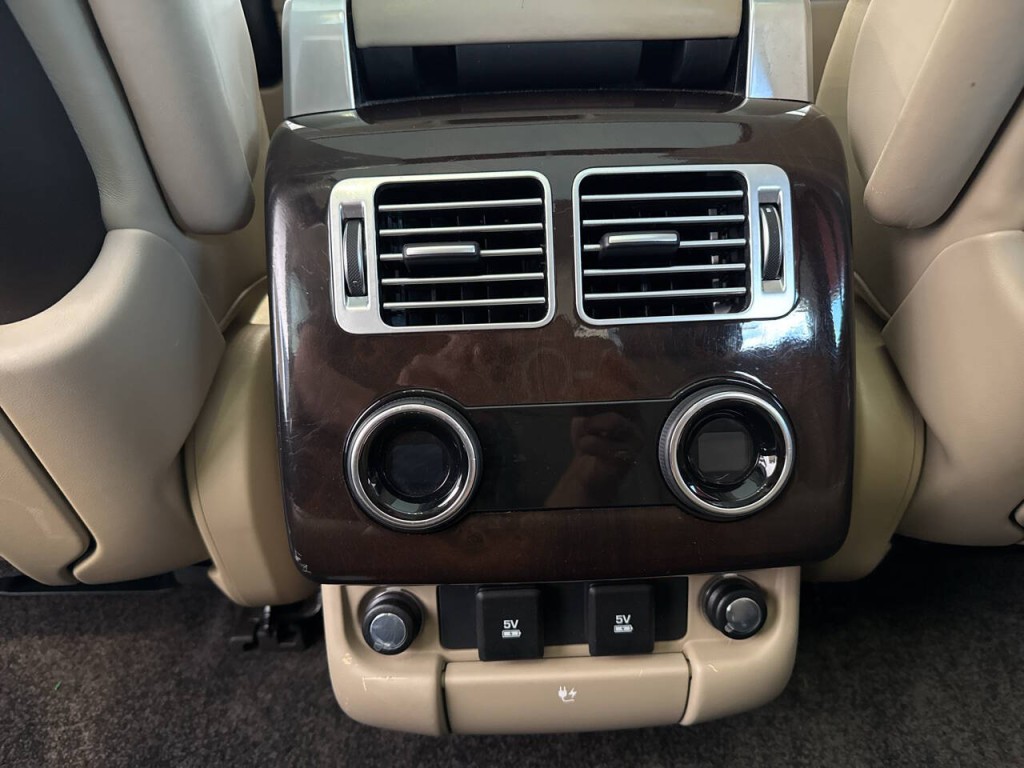 2018 Land Rover Range Rover Image 38