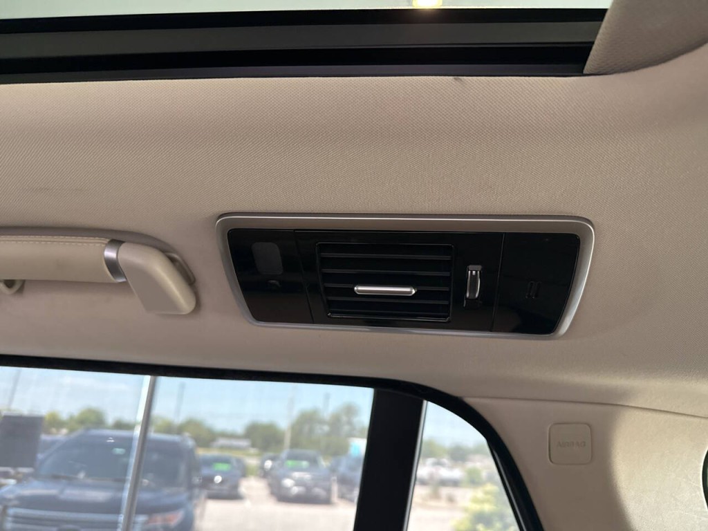 2018 Land Rover Range Rover Image 39