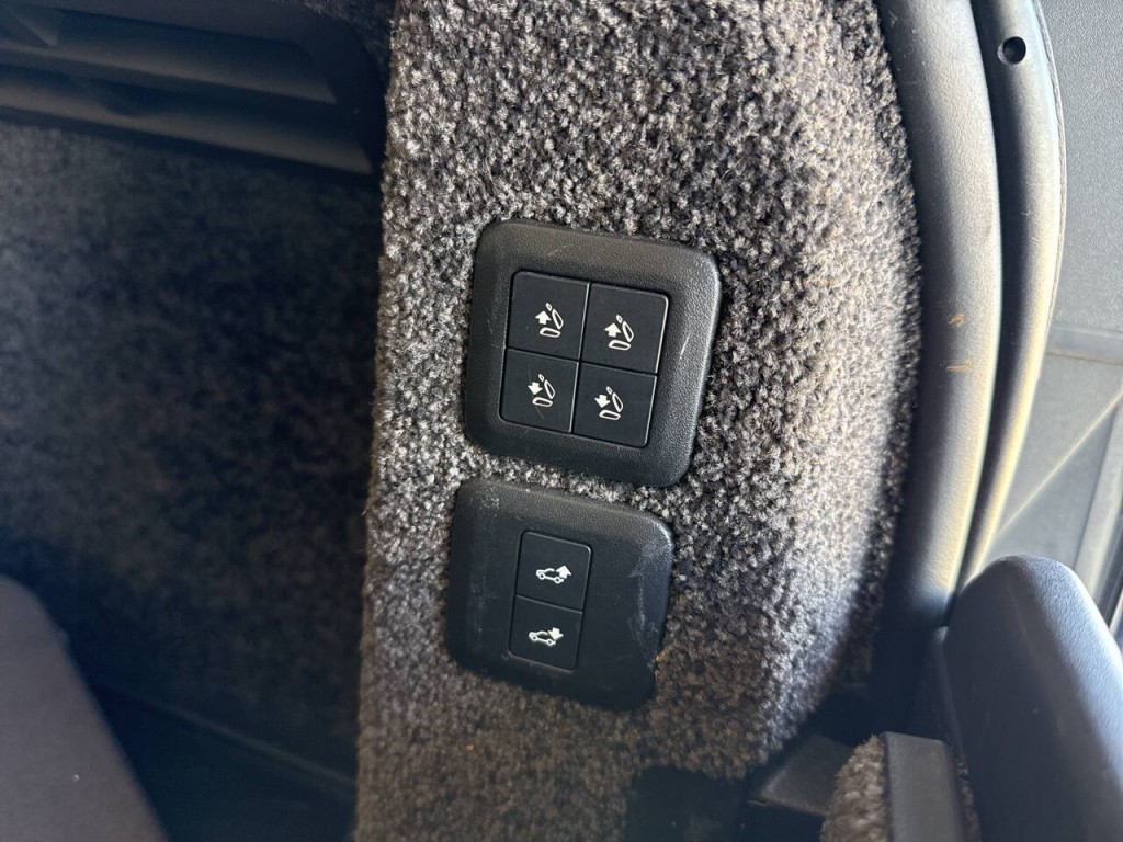 2018 Land Rover Range Rover Image 46