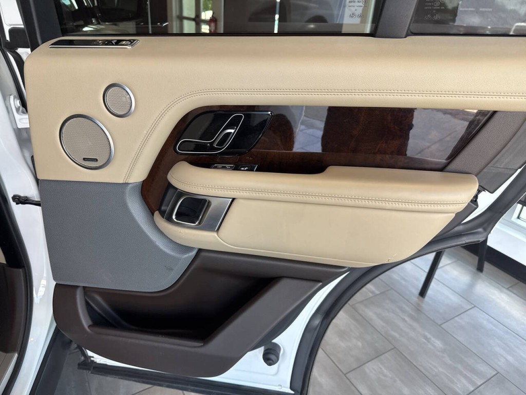 2018 Land Rover Range Rover Image 48