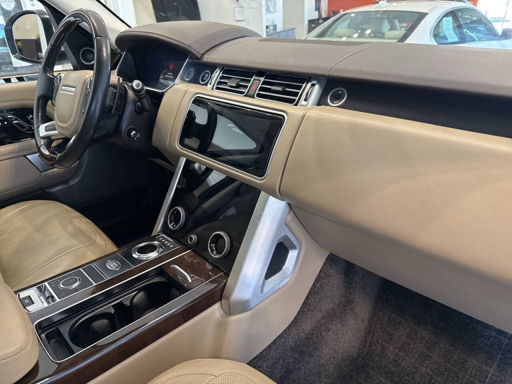 2018 Land Rover Range Rover Image 52