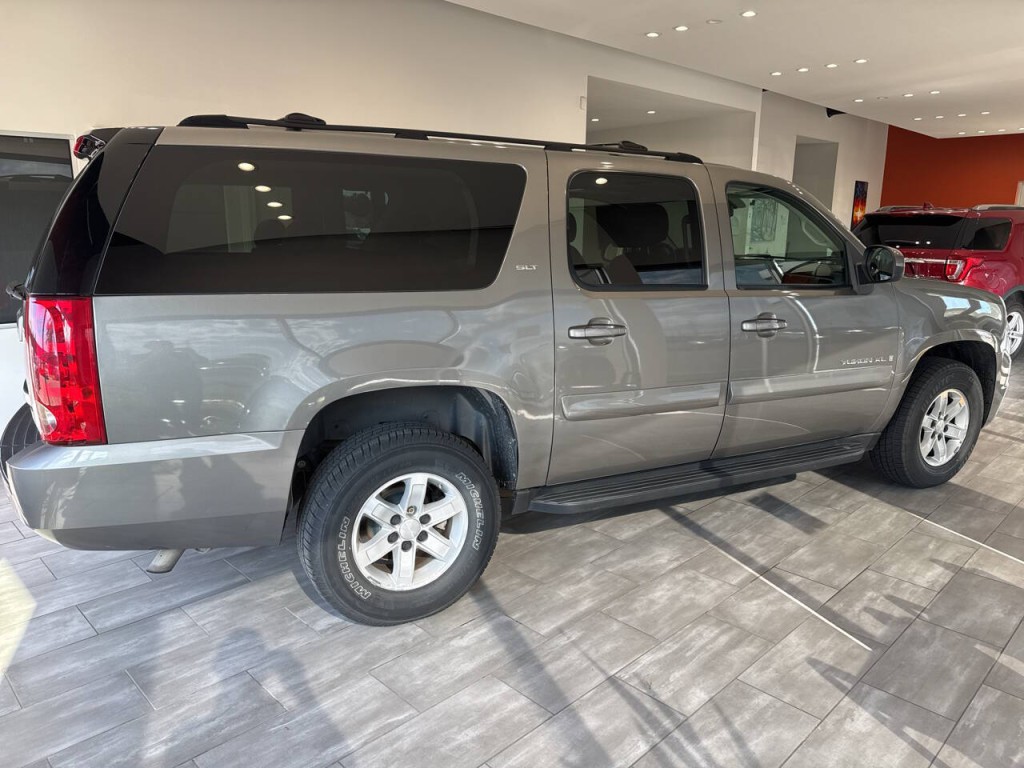 2007 GMC Yukon Image 8