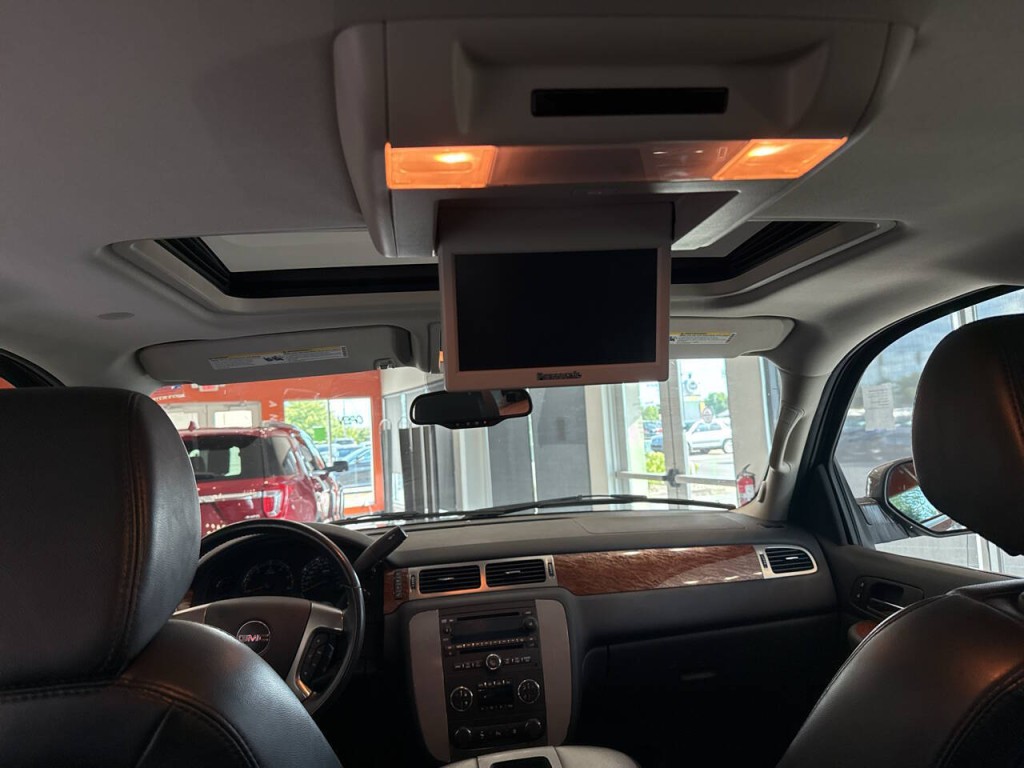 2007 GMC Yukon Image 28