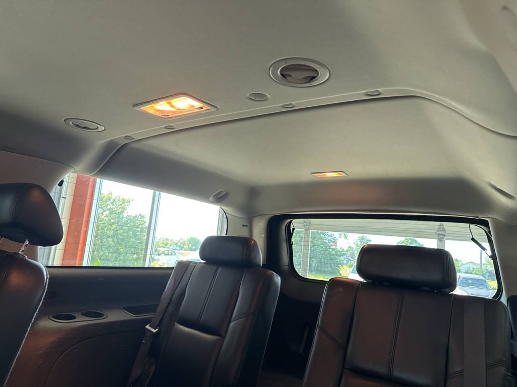 2007 GMC Yukon Image 32