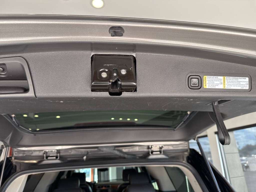 2007 GMC Yukon Image 34