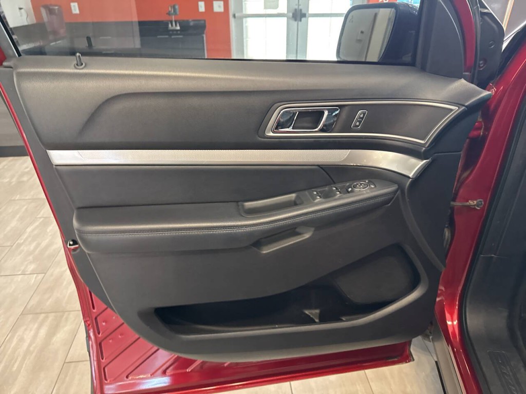 2017 Ford Explorer Image 21