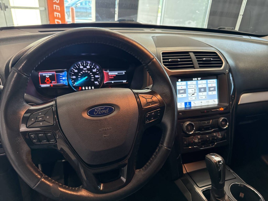 2017 Ford Explorer Image 24