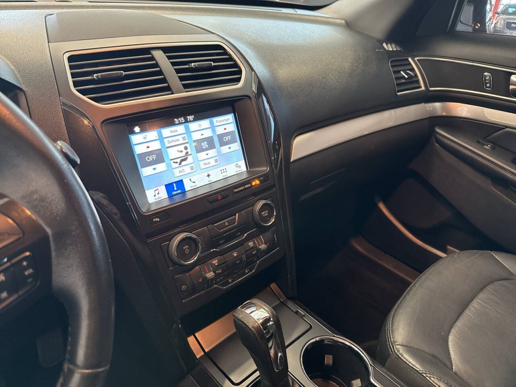2017 Ford Explorer Image 26
