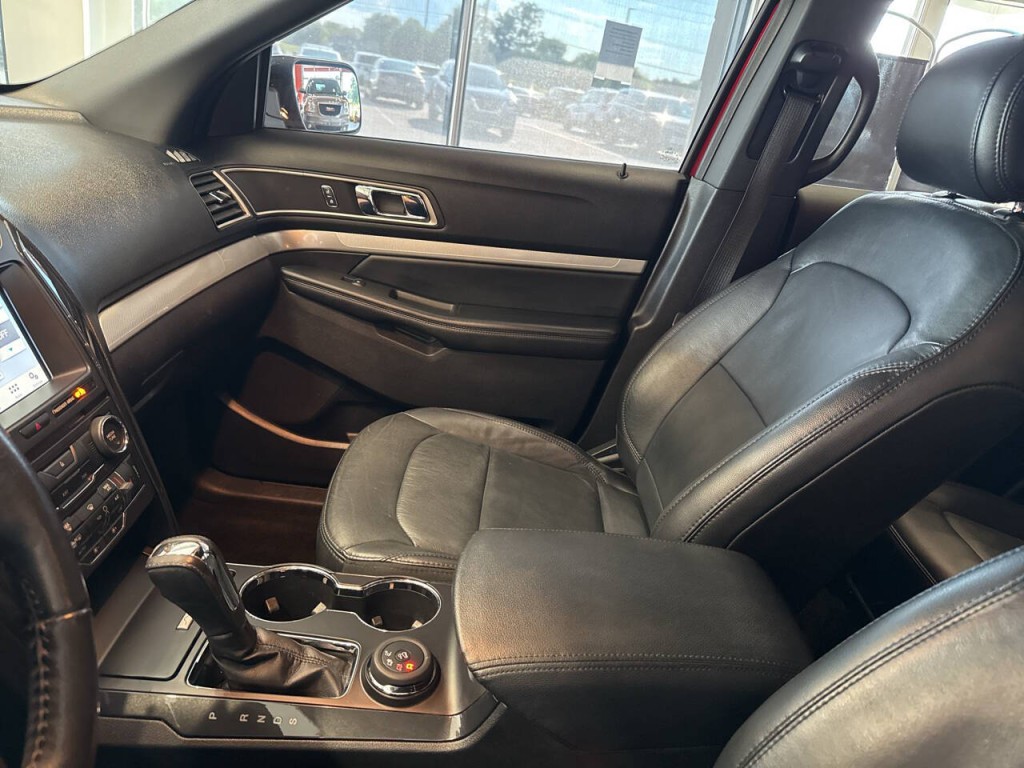 2017 Ford Explorer Image 28