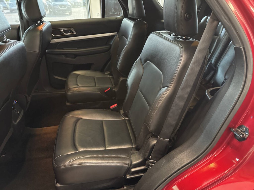 2017 Ford Explorer Image 34