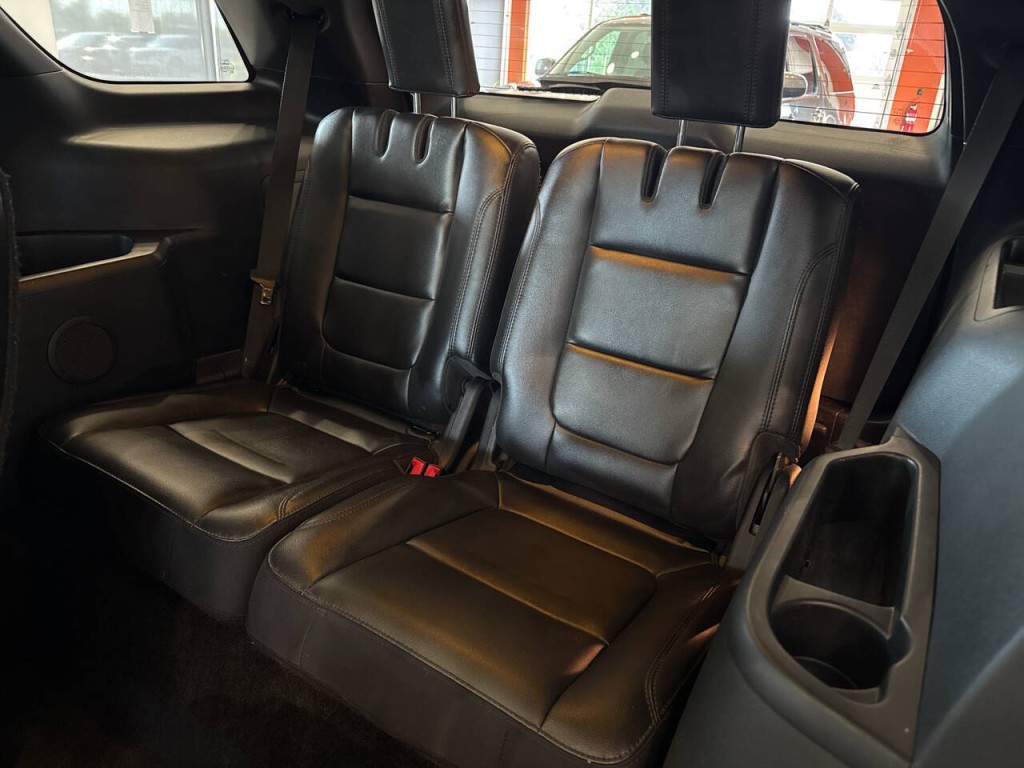 2017 Ford Explorer Image 37