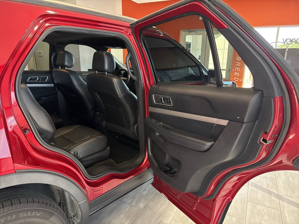 2017 Ford Explorer Image 43
