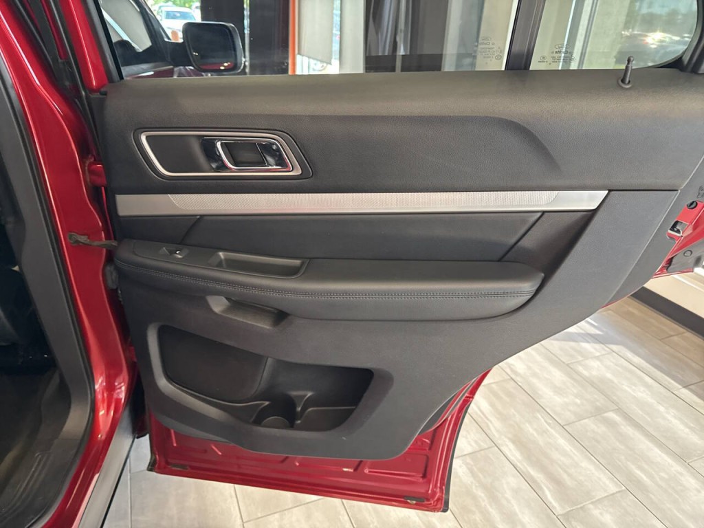 2017 Ford Explorer Image 44