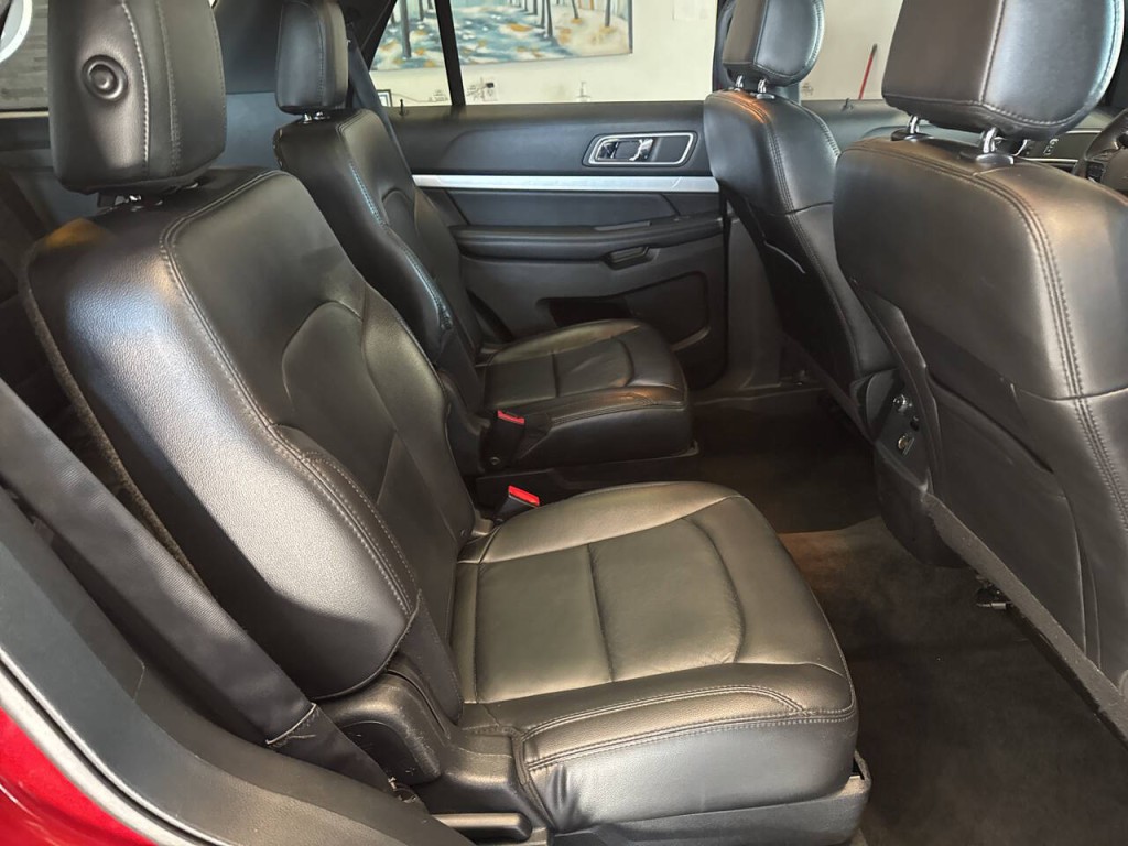 2017 Ford Explorer Image 45