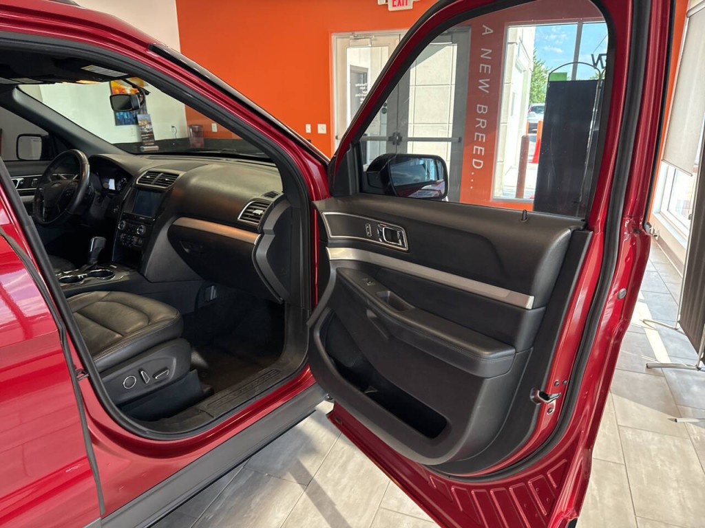 2017 Ford Explorer Image 46