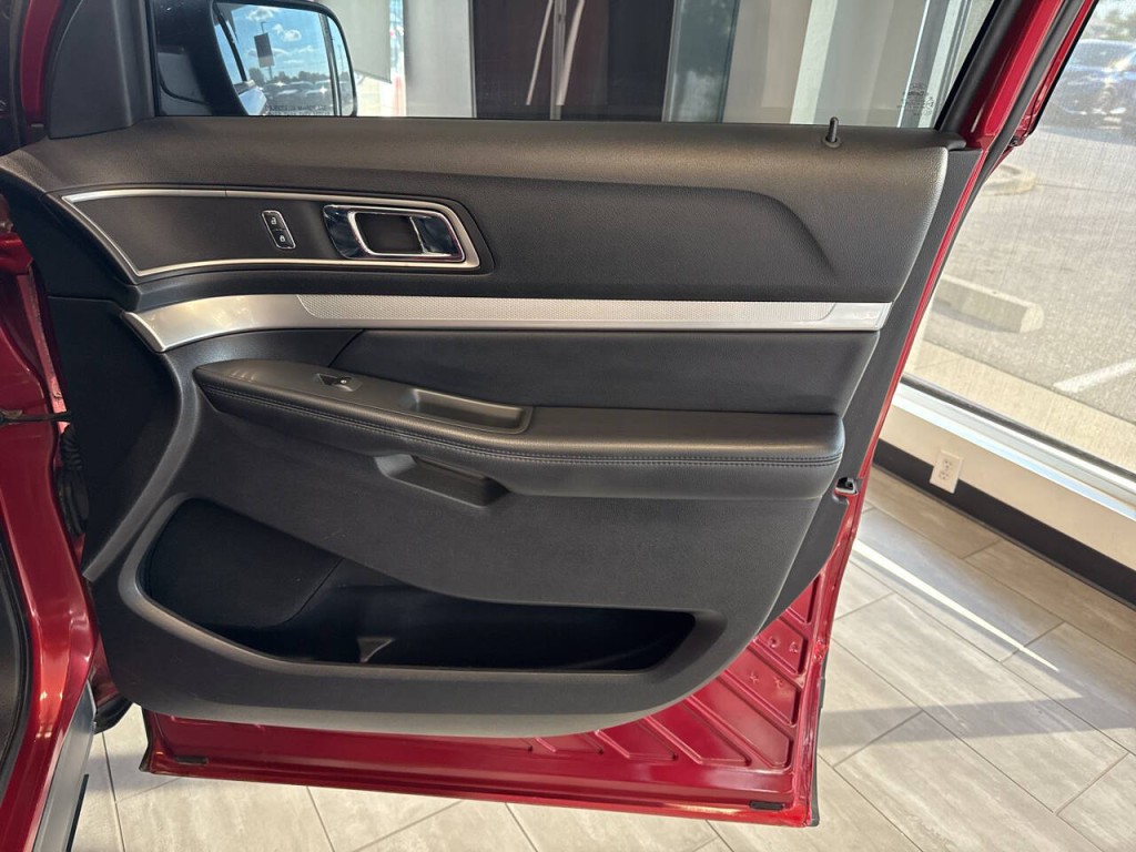 2017 Ford Explorer Image 47