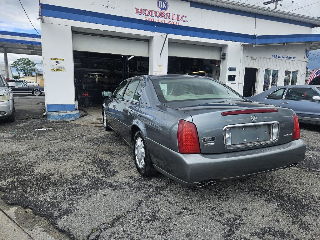 2004 Cadillac DeVille Image 5