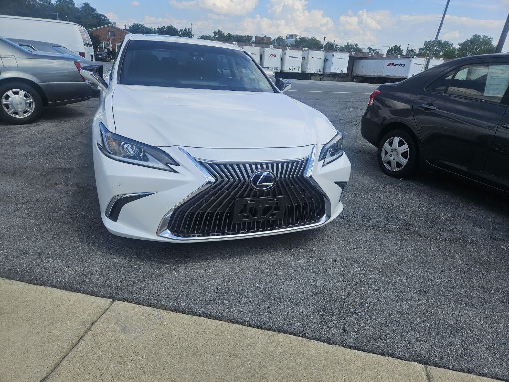 2020 Lexus ES 300 Image 13