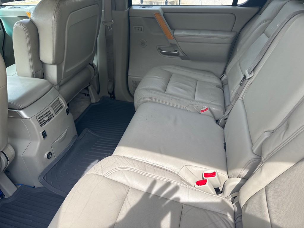 2004 INFINITI QX56 Image 6