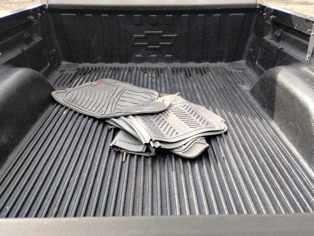 2004 Chevrolet Silverado 1500 Image 9