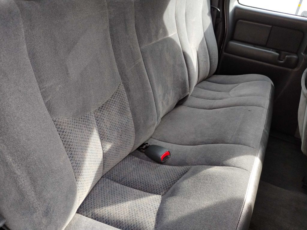 2004 Chevrolet Silverado 1500 Image 10