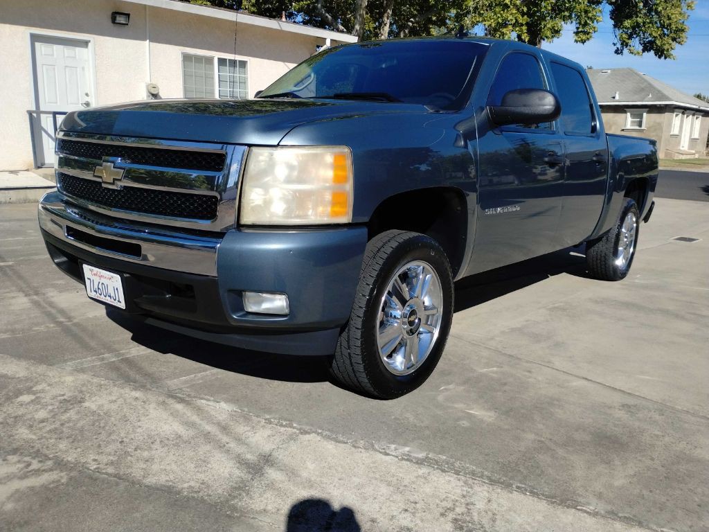 2011 Chevrolet Silverado 1500 Image 1