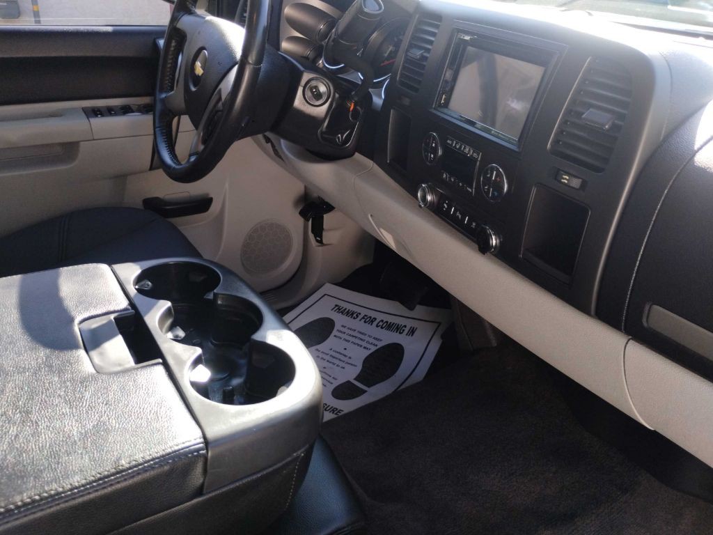 2011 Chevrolet Silverado 1500 Image 17