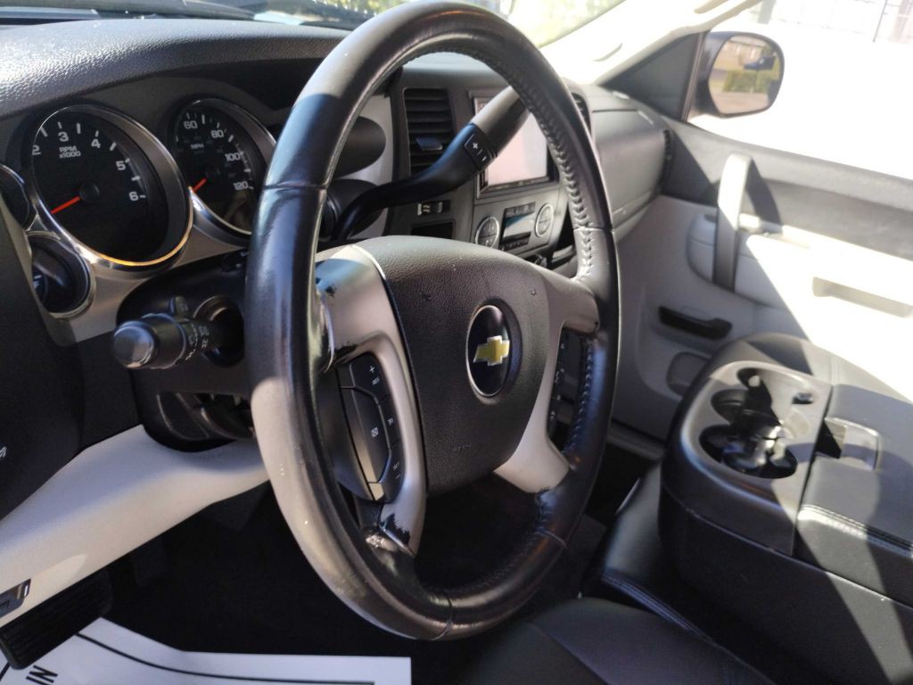 2011 Chevrolet Silverado 1500 Image 19