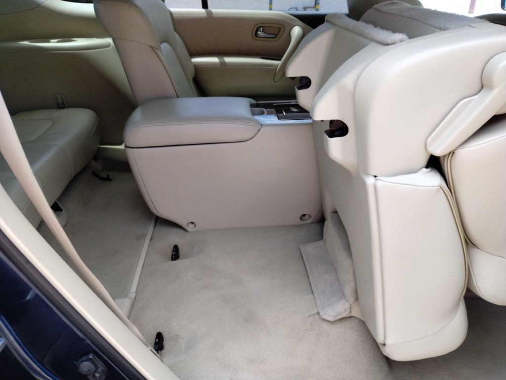 2015 INFINITI QX80 Image 11