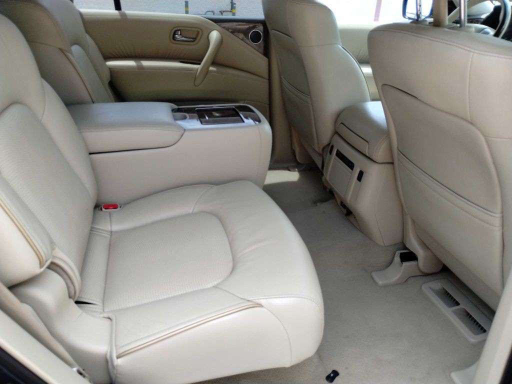 2015 INFINITI QX80 Image 12