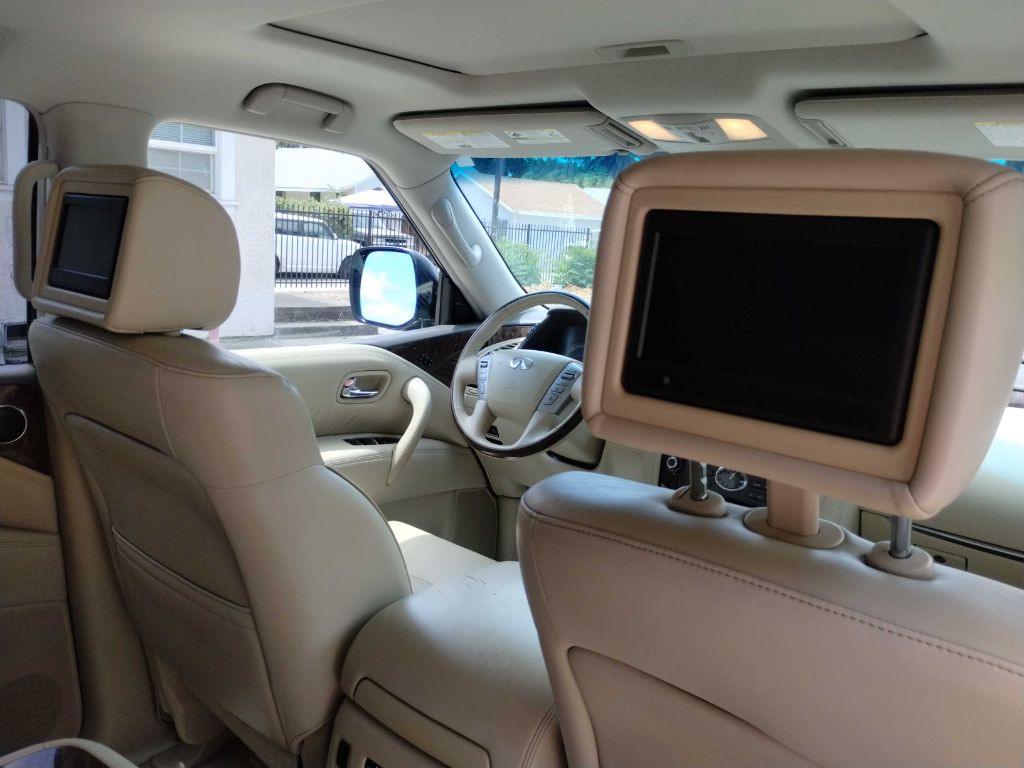 2015 INFINITI QX80 Image 14