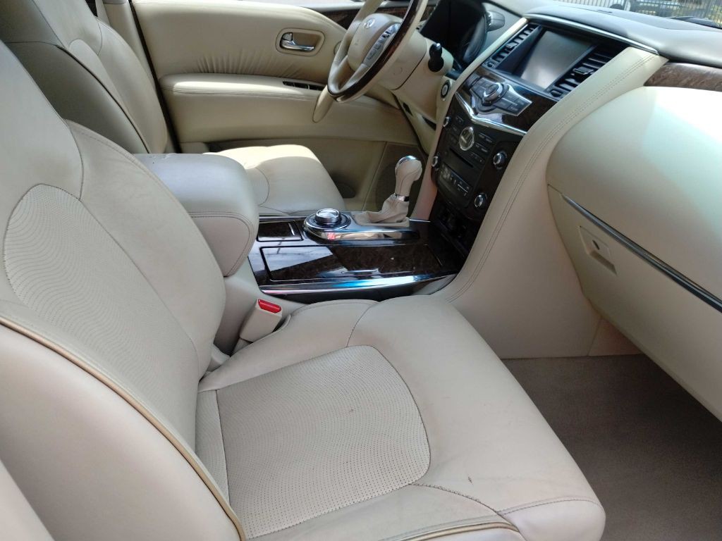 2015 INFINITI QX80 Image 16