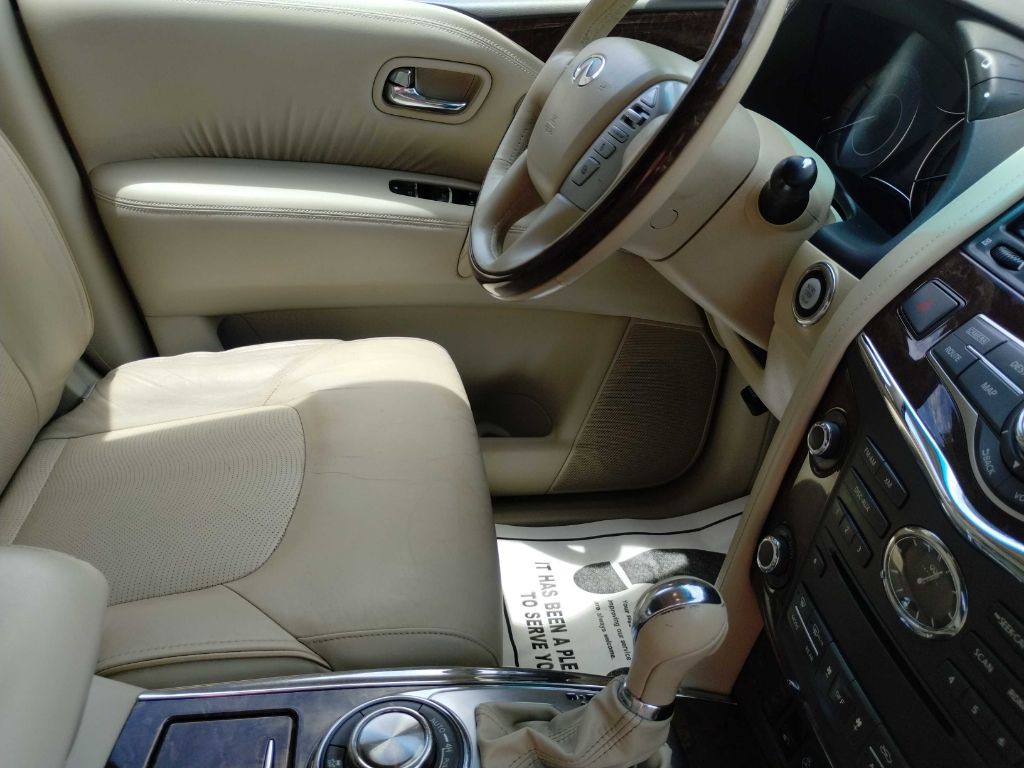 2015 INFINITI QX80 Image 17
