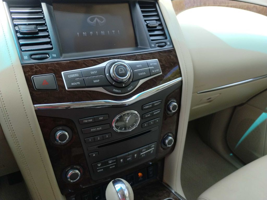 2015 INFINITI QX80 Image 23
