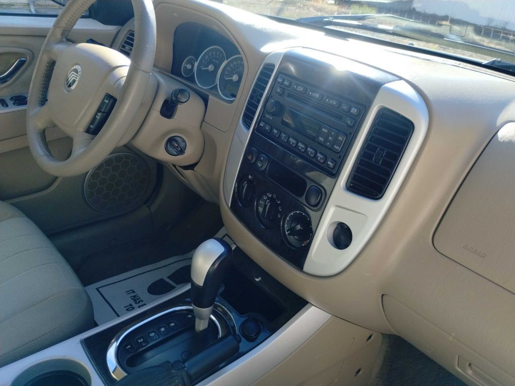 2007 Mercury Mariner Image 16
