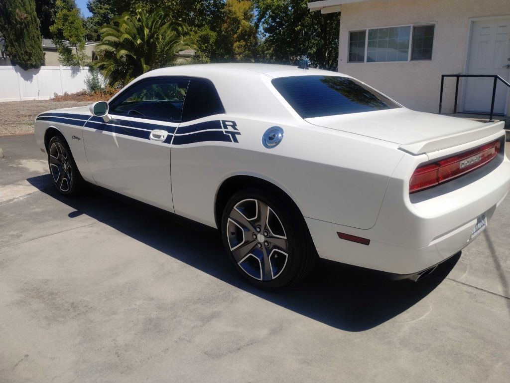 2010 Dodge Challenger Image 9
