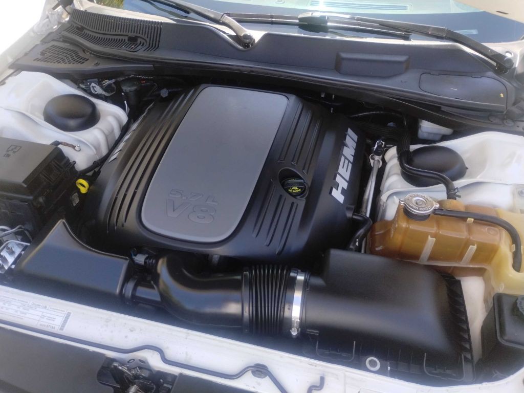 2010 Dodge Challenger Image 14