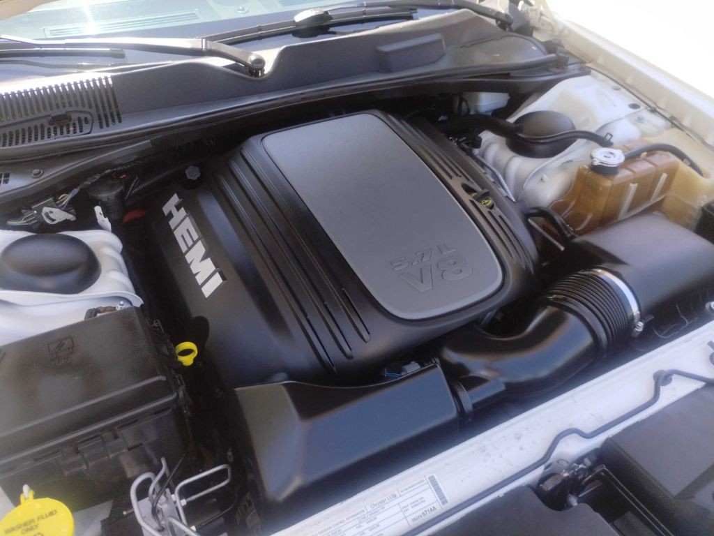 2010 Dodge Challenger Image 16