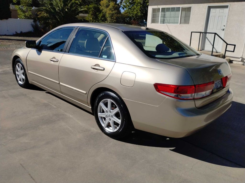 2004 Honda Accord Image 8